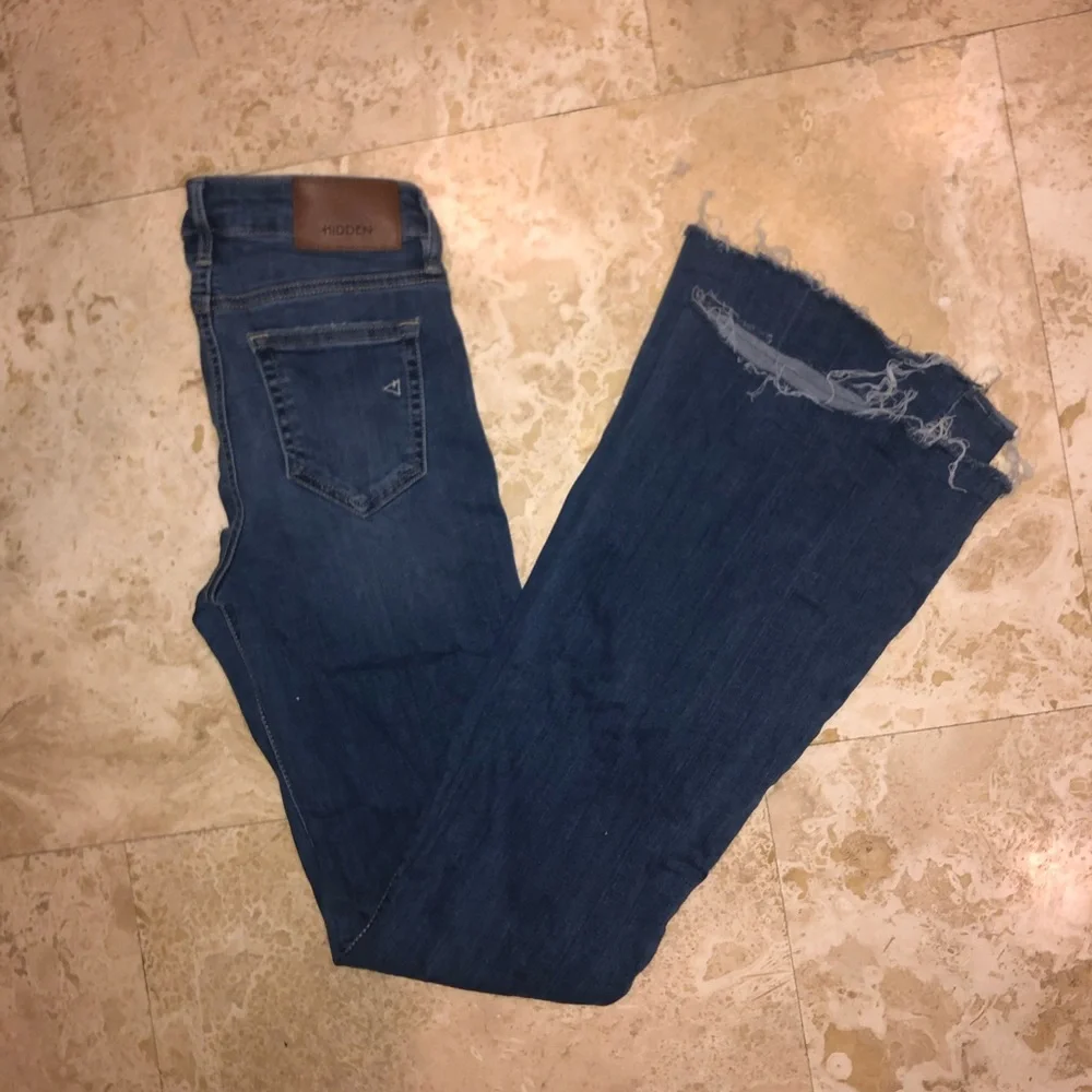 Hidden Jeans stretch Flare high waist w raw hem size 25 used - Picture 9 of 13